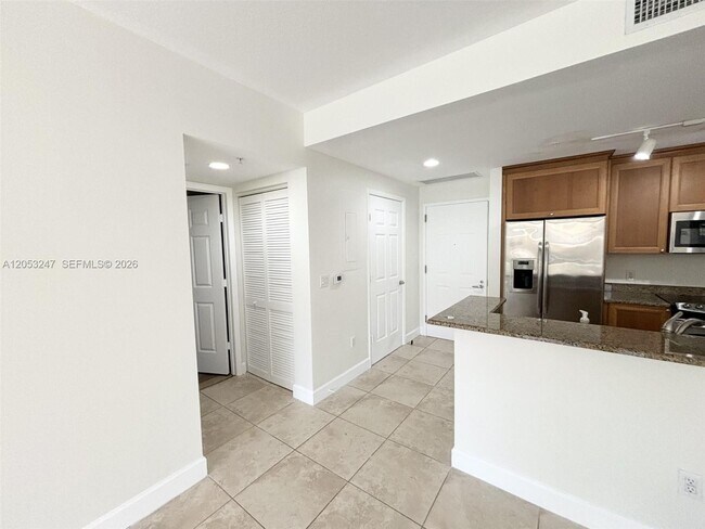 Photo - 55 Merrick Wy Unit 713