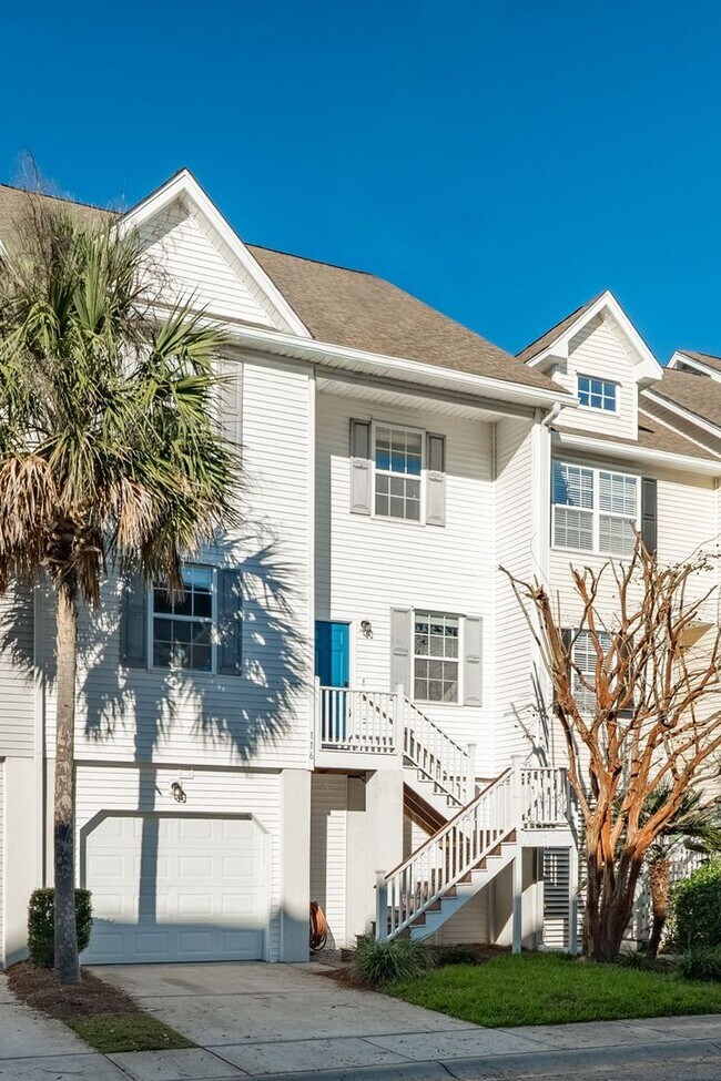 116 Winding River Dr