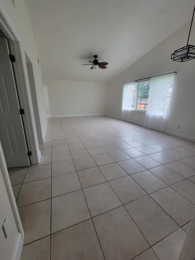 Photo - 104 Arrowhead Cir