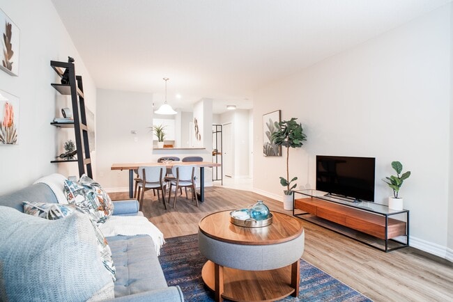 Photo - 405 Sugarcreek Trail