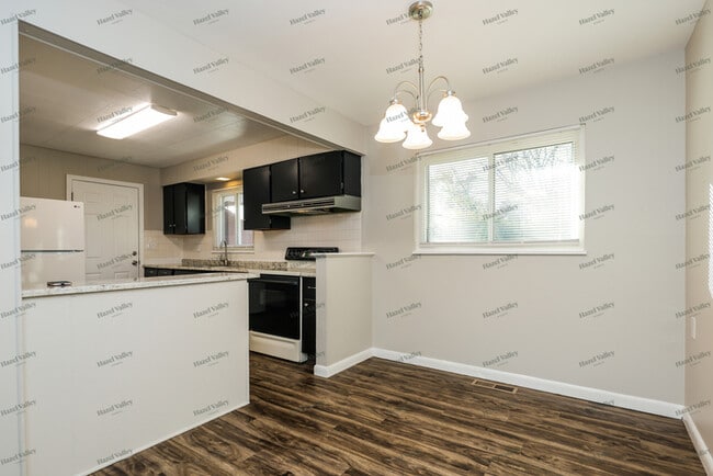 Photo - 4065 Locustwood Dr