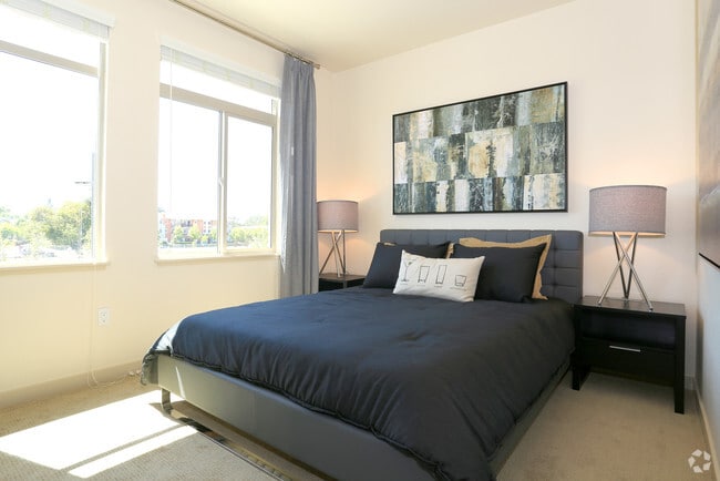 1Bedroom: Bedroom