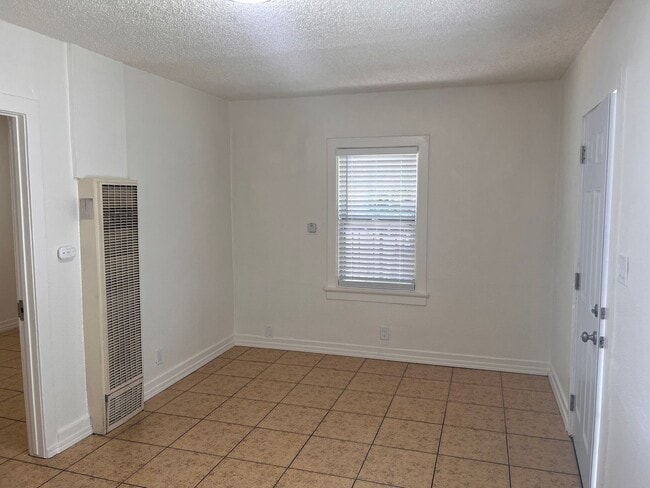 361 W 16th St Unit B