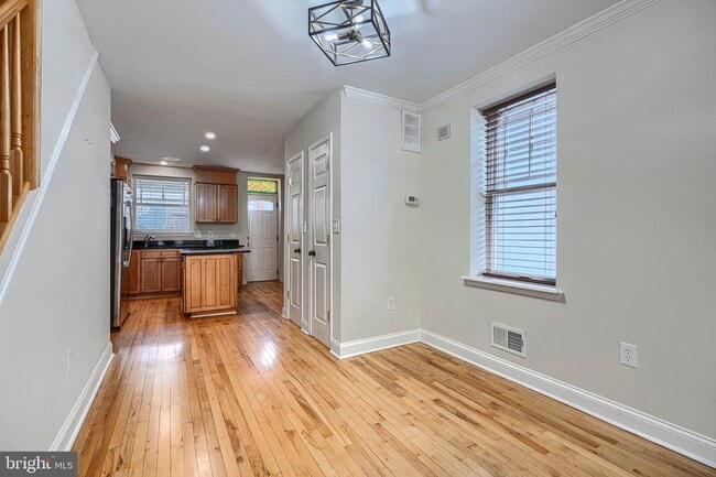 Photo - 609 East St