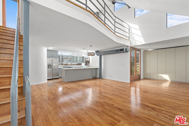 Photo - 1015 Marine St Unidad 4