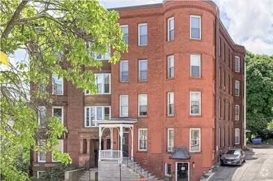 Building Photo - 5 State St Unit 3F Rental