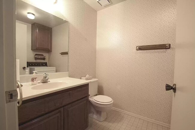 Photo - 424 W Avenue J5