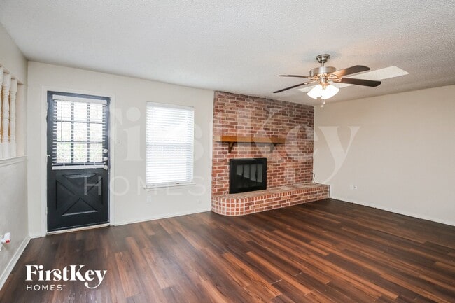 8513 Crestview Dr