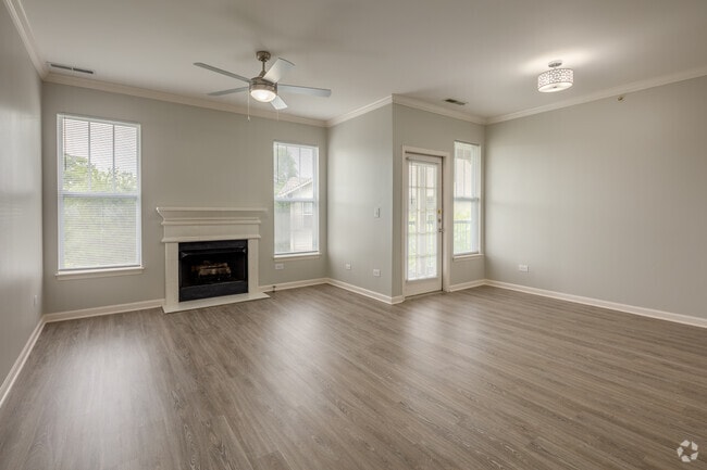 Spinnaker 2BR, 2BA - 1,045SF - Dining Room, Living Room
