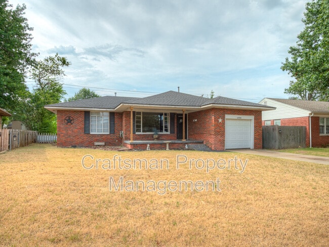 Photo - 1724 Churchill Way