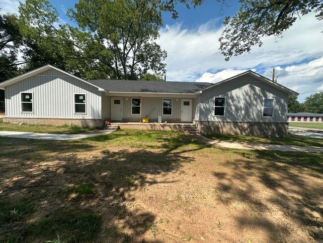 Building Photo - 501 Ave 3 NW Unit Apt A