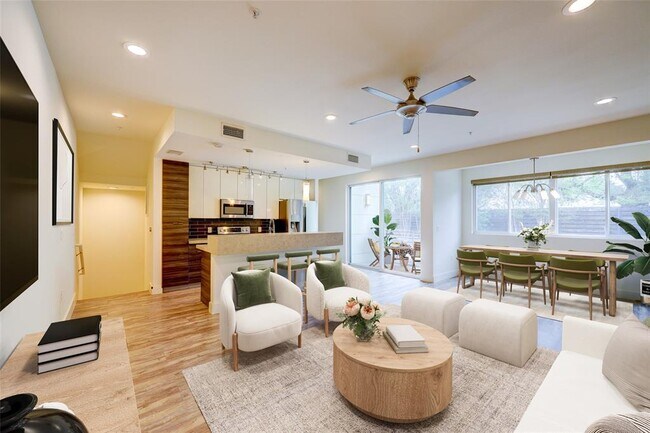 Photo - 604 N Bluff Dr Unidad 151