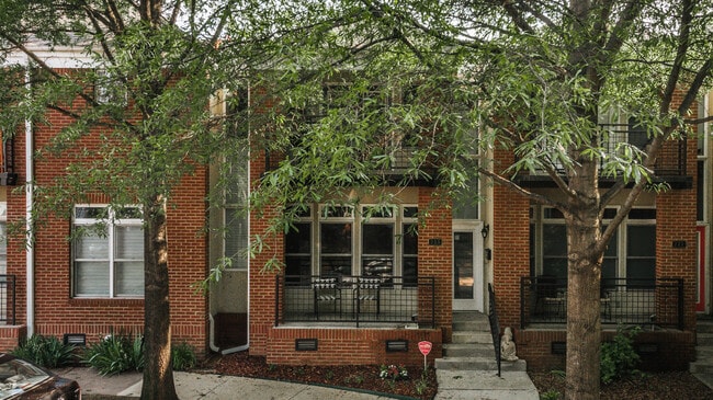 Photo - 225 W 17th St Townhome