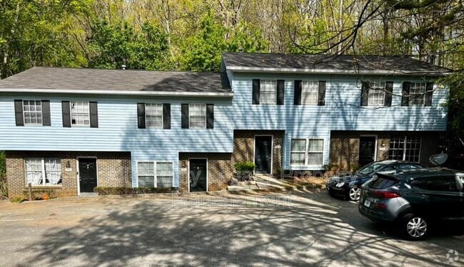 Building Photo - 2946 Spruce Cir Rental
