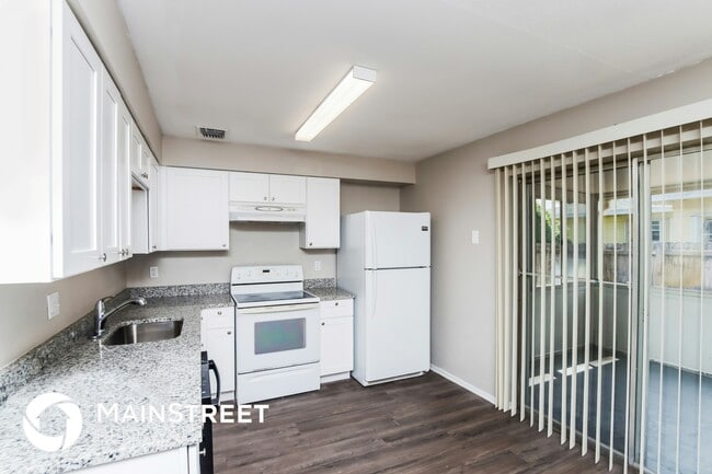 Photo - 65 N Lee Ct