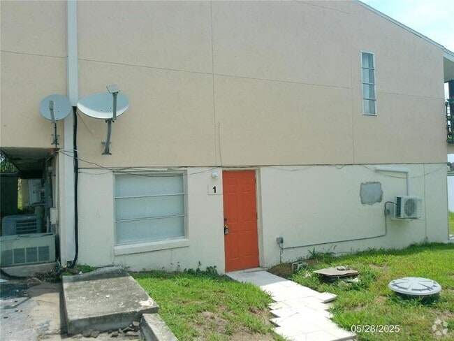 Building Photo - 1111 Cypress Gardens Blvd Unit 1 Rental