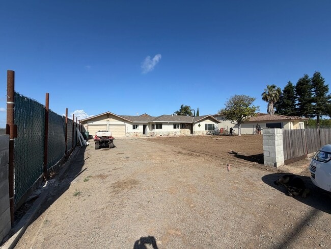 Building Photo - Spacious 4-Bedroom Home on Expansive Lot in the Outskirts of Elk Grove- MORE PHOTOS TO COME!