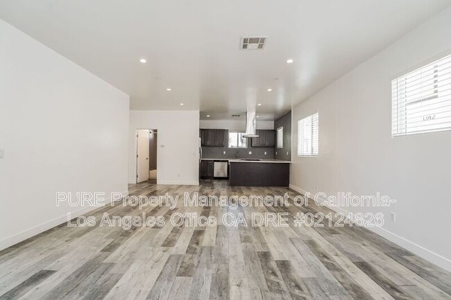 Photo - 1340 N Kenmore Ave