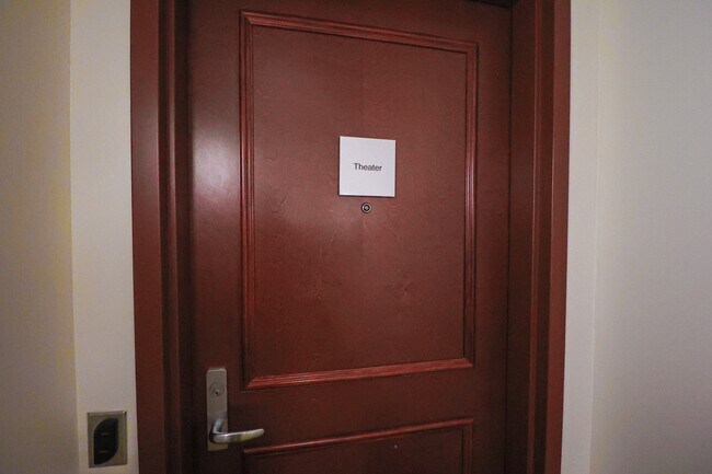 Photo - 234 Rideau St