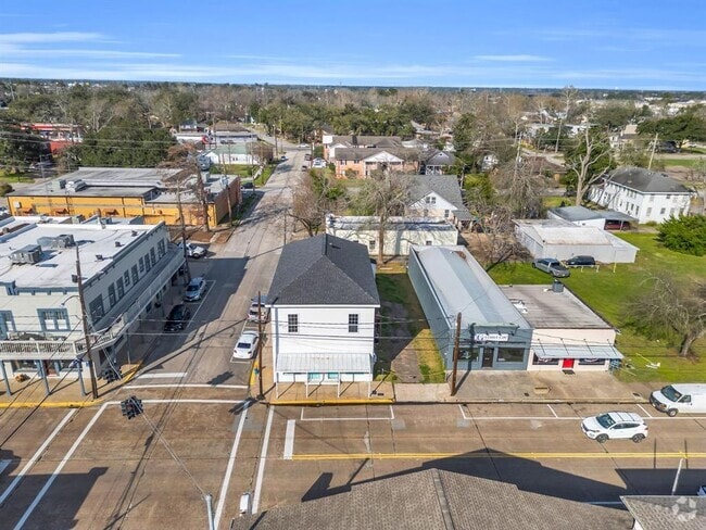 Building Photo - 401 E Main St Rental