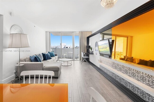 Photo - 1100 West Ave Unit 827