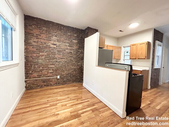 Photo - 733 Parker St Unit 2