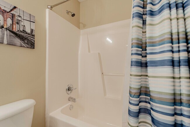 Photo - 236 Merchants Dr