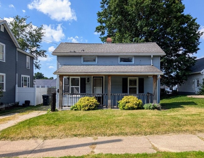 Building Photo - Newly renovated 2-bedroom, 1-bathroom home...
