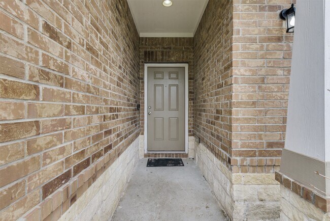 Photo - 8127 Running Brook Ln