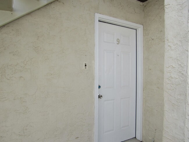 Photo - 104 Belaire Dr Unit 9