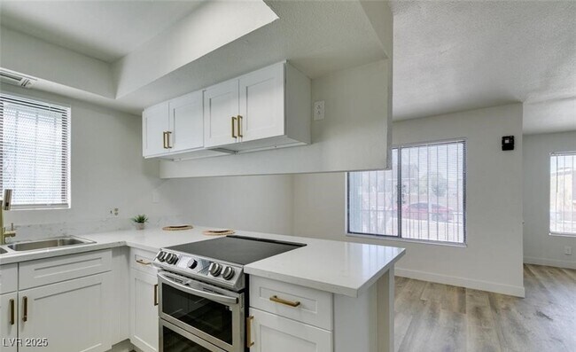Building Photo - 6932 Kilgore Dr Unit B Rental