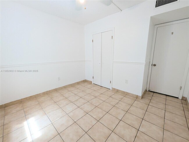 Building Photo - 6763 SW 140th Ave Rental
