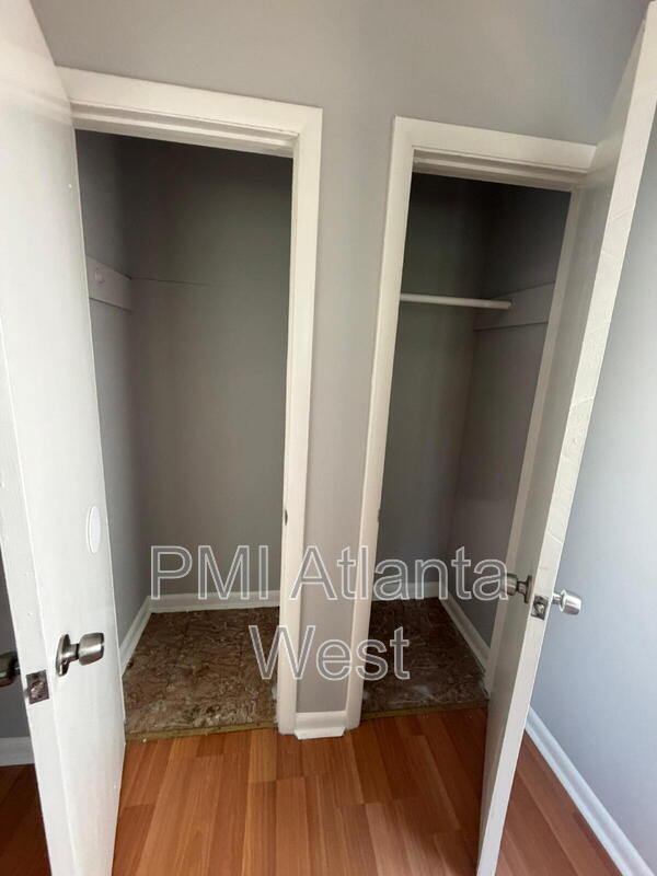 Photo - 265 Lawton St SW
