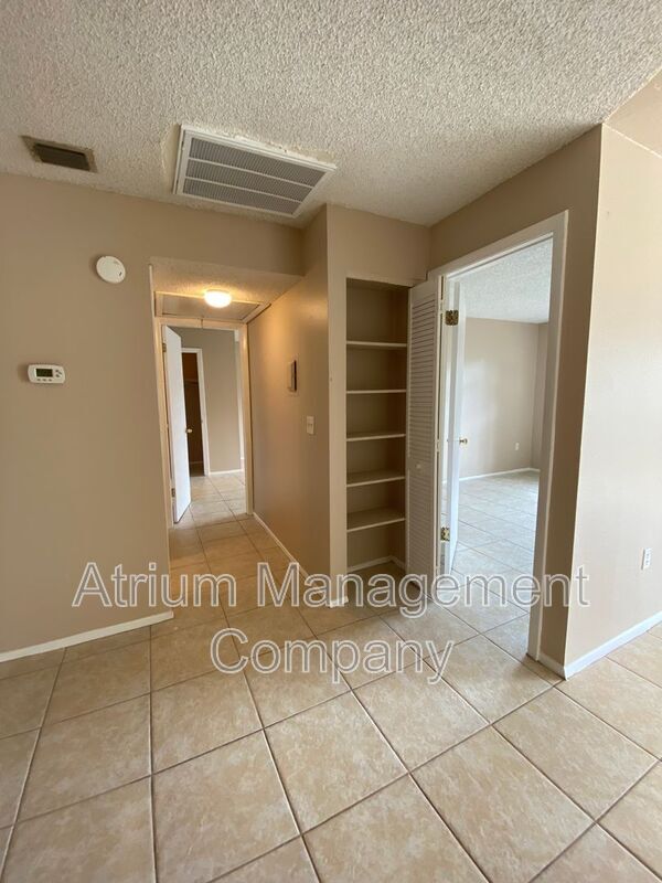 Photo - 6010 Village Cir S