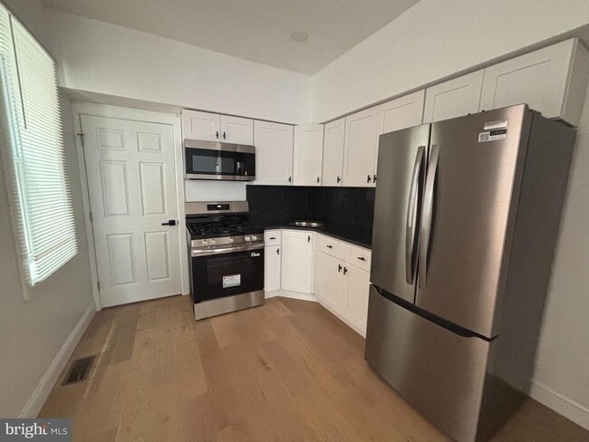 Photo - 2070 E Lippincott St