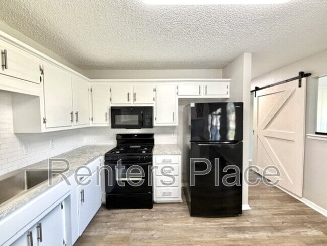 Photo - 313 N Cedar St