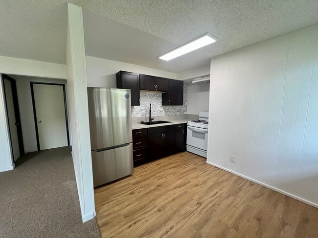 2 Bedroom, 1 Bath Condo- Hilo Terrace - 2 Bedroom, 1 Bath Condo- Hilo Terrace
