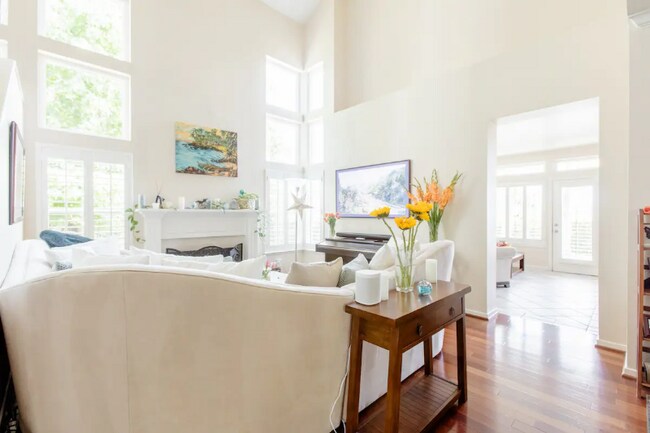 Photo - 35 Princeville Ct