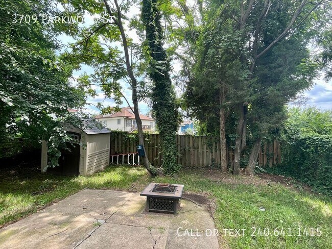 Photo - 3709 Parkwood St