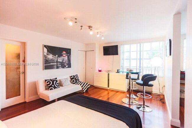 Photo - 420 15th St Unit 306