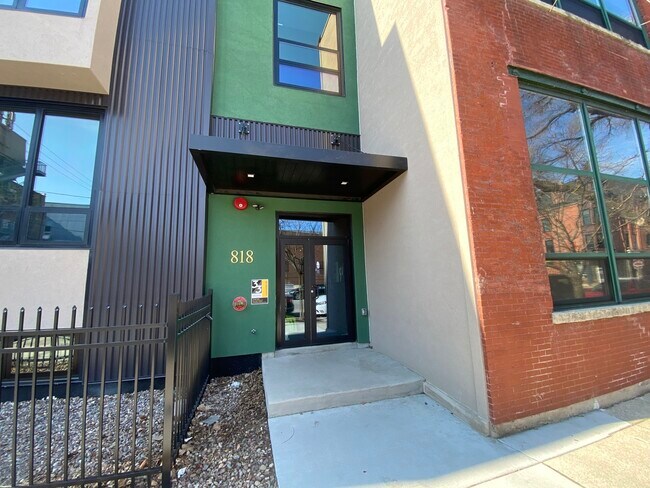 Photo - 818 N Wolcott Ave Unit 208