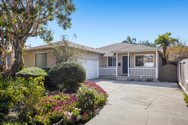 Building Photo - 2228 Warfield Ave