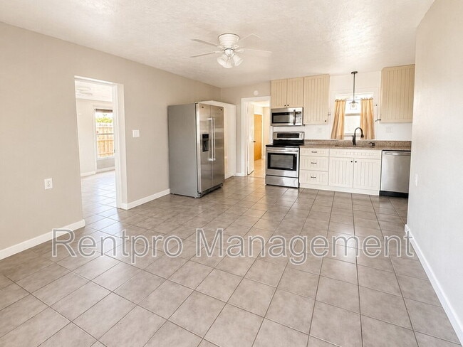 Photo - 613 Shore Rd