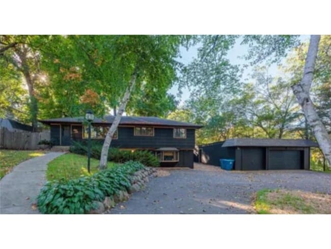 Building Photo - 239 Byrondale Ave