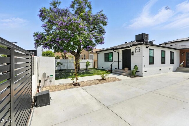 Photo - 6706 Riverton Ave Townhome