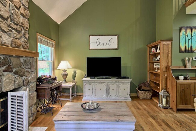 Photo - 4440 Ground Pine Trail