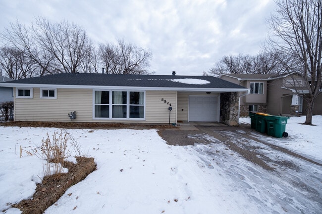 Building Photo - 5924 Idaho Ave N