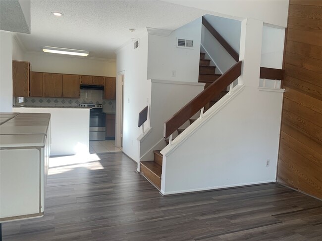 Building Photo - 2710 Grants Lake Blvd Unit A6