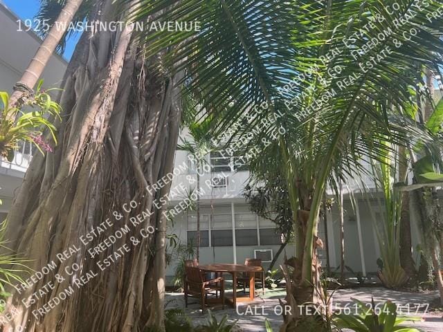 Photo - 1925 Washington Ave