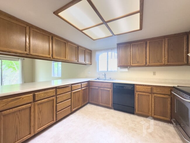 Photo - Spacious Home on the West Side of Redding ...